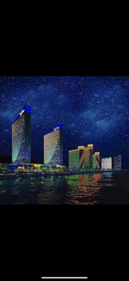 Panorama Aparthotel Orbi City Батуми Екстериор снимка